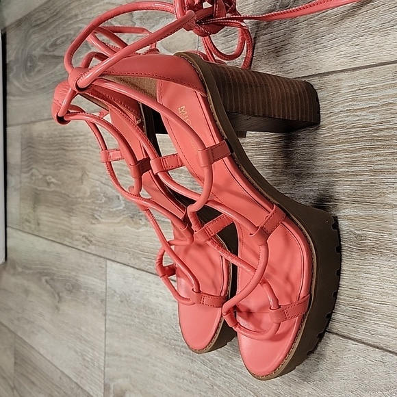 Michael Michael Kors Size 7 Vero Leather Platform Sandal in Dahlia - Picture 6 of 10